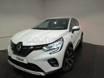 Usado Renault Captur Techno 90 CV (66 kW) 2023 Gris / plata SUV