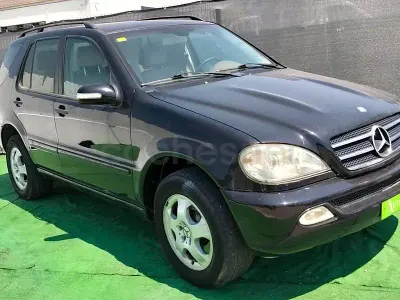 Usado Mercedes ML270 163 CV (119 kW) 2004 Negro SUV