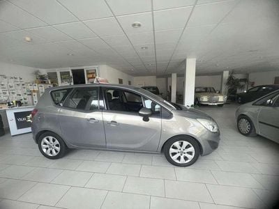 Usado Opel Meriva Excellence 101 CV (74 kW) 2011 Beige Monovolumen