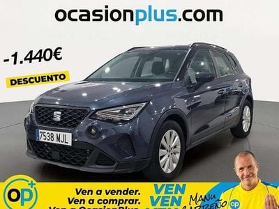Usado Seat Arona Style 110 CV (80 kW) 2023 Gris SUV