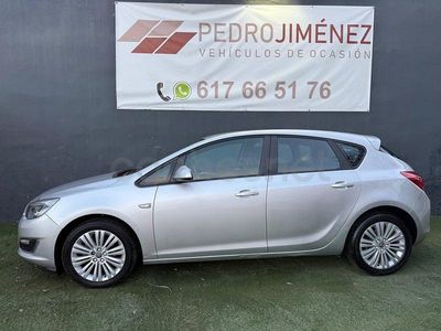 Usado Opel Astra Selective 115 CV (84 kW) 2012 Gris / plata Berlina