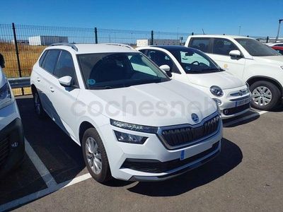 Usado Skoda Kamiq Ambition 110 CV (80 kW) 2023 Blanco SUV