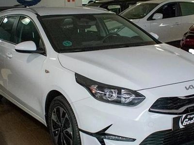 Deluxe white Usado 2025 Kia Ceed Utilitario | 18.120 € (Precio justo)