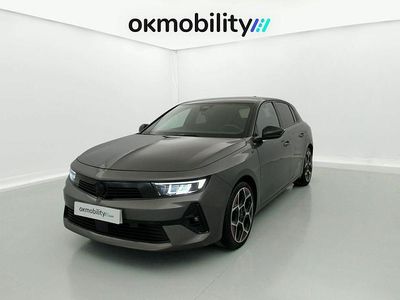 Usado Opel Astra GS Line 130 CV (95 kW) 2022 Vulkan gris / negro Utilitario