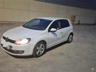 Usado VW Golf VII Advance 105 CV (77 kW) 2012 Blanco Berlina