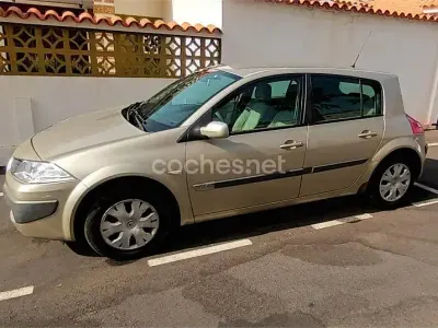 Usado Renault Mégane II Dynamique 105 CV (77 kW) 2006 Beige Berlina