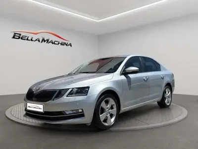 Usado Skoda Octavia Ambition 150 CV (110 kW) 2019 Gris Utilitario
