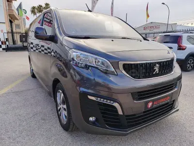 Usado Peugeot Traveller Active 177 CV (130 kW) 2021 Gris / plata Monovolumen