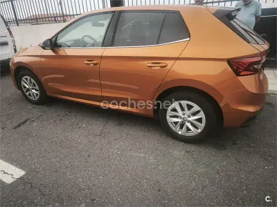Usado Skoda Fabia Ambition 110 CV (80 kW) 2022 Naranja Utilitario