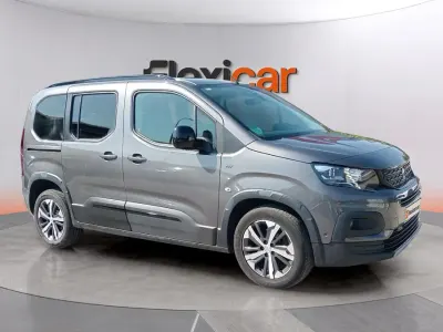 Usado Peugeot Rifter GT 131 CV (96 kW) 2023 Gris Monovolumen