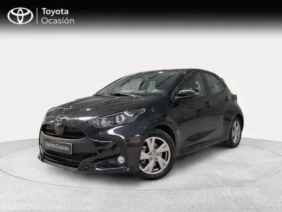 Usado Toyota Yaris Hybrid Active 116 CV (85 kW) 2024 Negro
