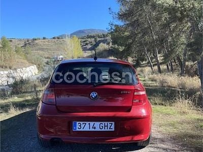 Usado BMW 118 122 CV (89 kW) 2008 Rojo Utilitario