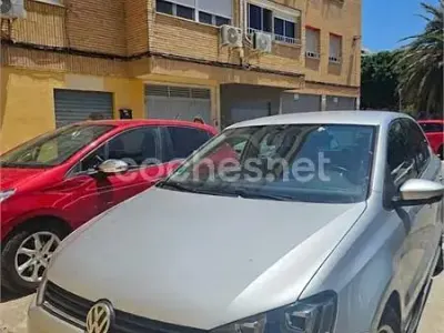 Usado VW Polo Advance 75 CV (55 kW) 2012 Gris / plata Utilitario