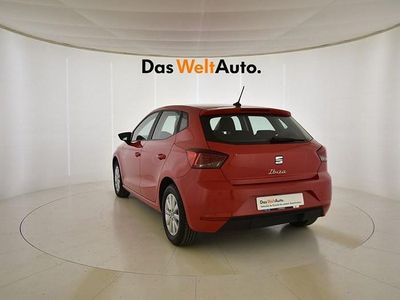 Usado Seat Ibiza Style Plus 110 CV (80 kW) 2022 Rojo Utilitario