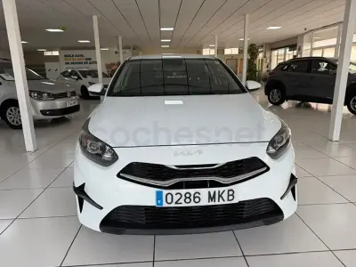 Usado Kia Ceed 100 CV (73 kW) 2023 Blanco Utilitario