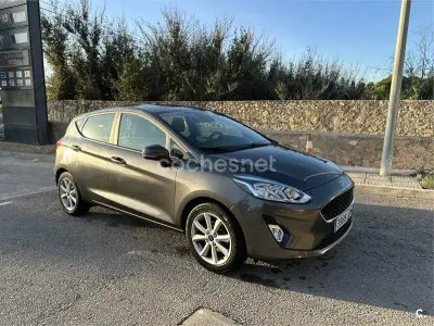 Usado Ford Fiesta Trend 85 CV (62 kW) 2020 Gris / plata Utilitario