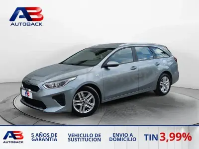 Usado Kia Ceed 136 CV (100 kW) 2021 Gris Utilitario