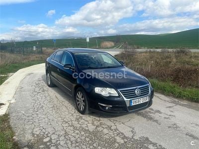 Usado VW Passat Highline 140 CV (102 kW) 2005 Negro Berlina