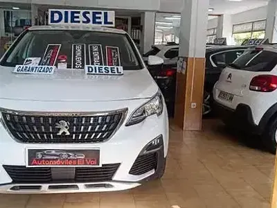 Usado Peugeot 3008 Allure 130 CV (95 kW) 2019 Blanco SUV