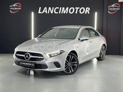 Gris / plata Usado 2020 Mercedes A250 Berlina | 25.990 € (Precio justo)