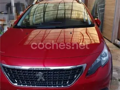 Usado Peugeot 2008 Allure 110 CV (80 kW) 2018 Rojo SUV