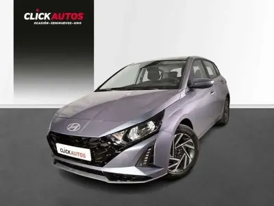 Usado Hyundai i20 101 CV (74 kW) 2024 Azul Utilitario