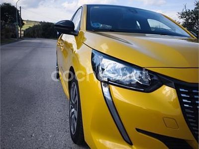 Usado Peugeot 208 Active 100 CV (73 kW) 2020 Amarillo Utilitario