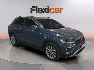 Usado VW T-Roc 115 CV (84 kW) 2024 Gris SUV