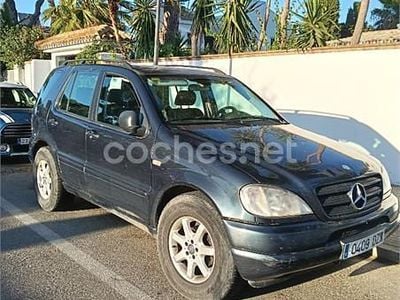 Azul Usado 2001 Mercedes ML270 SUV | 3475 € (Super precio)