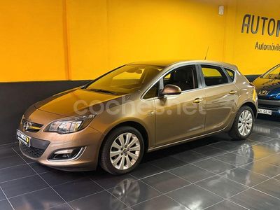 Beige Usado 2013 Opel Astra Excellence Berlina | 7890 € (Precio justo)