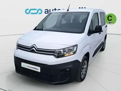 Usado Citroën Berlingo Live 102 CV (75 kW) 2021 Blanco Monovolumen