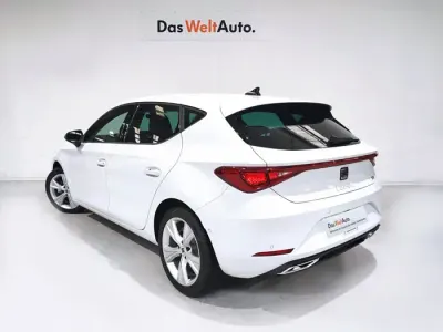 Usado Seat Leon FR 150 CV (110 kW) 2024 Blanco Berlina
