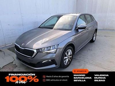 Usado Skoda Scala Ambition 110 CV (80 kW) 2022 Gris Utilitario