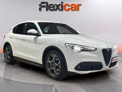 Usado Alfa Romeo Stelvio Sprint 160 CV (117 kW) 2022 Blanco SUV
