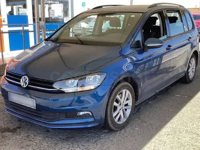 Usado VW Touran Edition 115 CV (84 kW) 2018 Azul Monovolumen