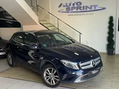 Usado Mercedes GLA180 Style 122 CV (89 kW) 2016 Azul SUV
