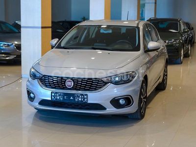 Gris / plata Usado 2016 Fiat Tipo Lounge Berlina | 12.990 € (Caro)