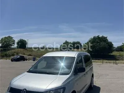 Usado VW Caddy 102 CV (75 kW) 2021 Gris / plata Monovolumen