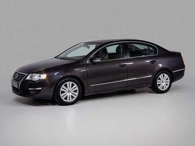 Marrón Usado 2006 VW Passat Highline Berlina | 8500 € (Caro)