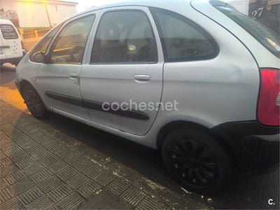Usado Citroën Xsara Picasso 90 CV (66 kW) 2001 Azul Monovolumen