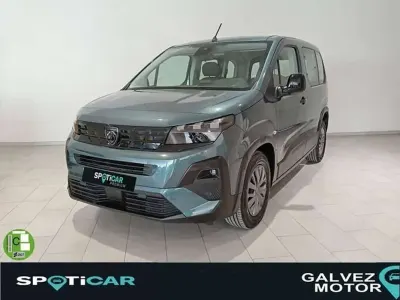 Usado Peugeot Rifter Allure 101 CV (74 kW) 2025 Azul Monovolumen
