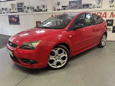 Usado Ford Focus Sport 116 CV (85 kW) 2007 Rojo Utilitario
