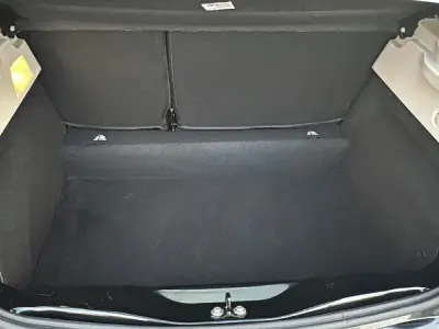 Usado Renault Zoe 99 kW (135 CV) 2022 Negro Utilitario