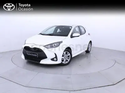 Usado Toyota Yaris 125 CV (91 kW) 2023 Blanco Utilitario