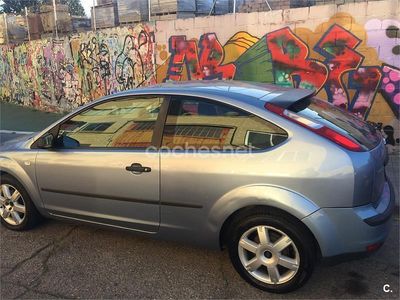 Usado Ford Focus Trend 90 CV (66 kW) 2005 Azul Berlina