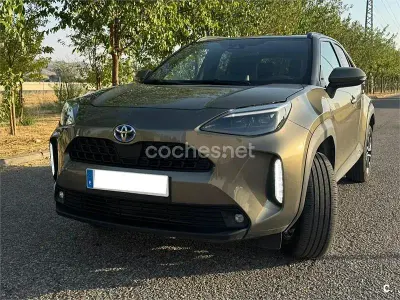Usado Toyota Yaris Cross Active 116 CV (85 kW) 2024 Gris / plata SUV
