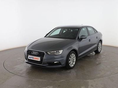 Usado Audi A3 Attraction 105 CV (77 kW) 2014 Gris Berlina