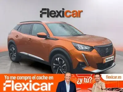Usado Peugeot 2008 Allure 130 CV (95 kW) 2020 Naranja SUV