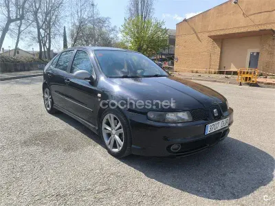 Usado Seat Leon FR 150 CV (110 kW) 2005 Negro Utilitario