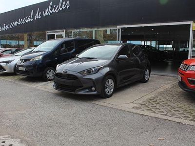 Gris Usado 2023 Mazda 2 Center-Line Berlina | 16.250 € (Precio justo)